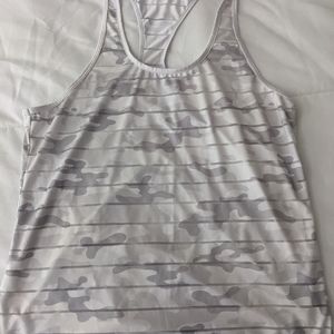 EUC large Zyia camo Havana tank